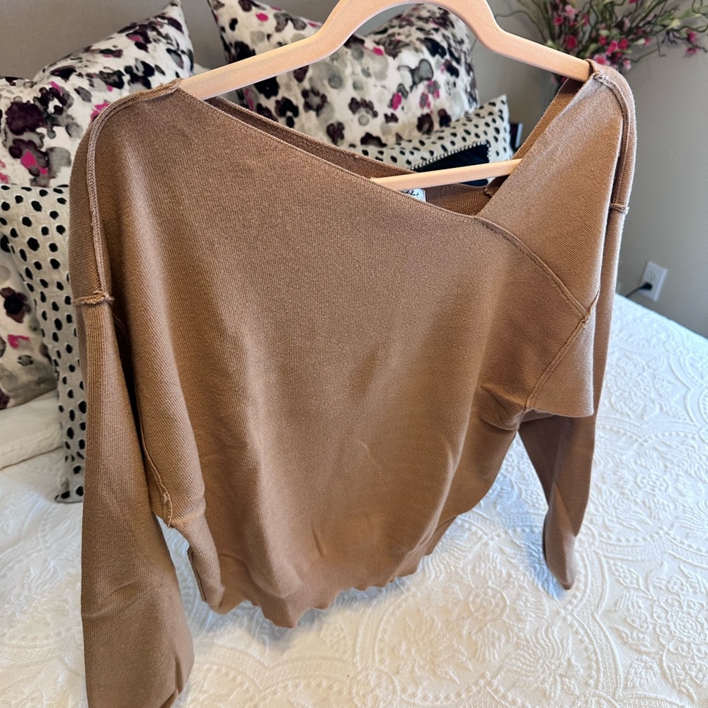 LINE & DOT Favorite Geometric Neck Sweater Taupe Size XS - Picture 5 of 8
